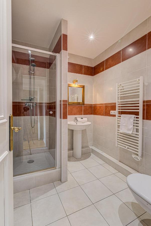 Apartment President - Alpes Travel - Central Chamonix - Sleeps 12 Luaran gambar